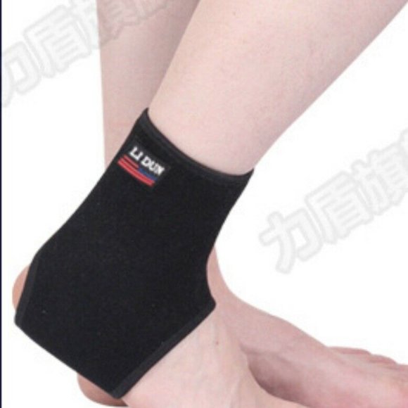 1 PAIR Ankle Support Brace Compression Pain Relief - Picture 2 of 4